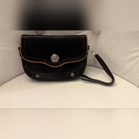 Brighton crossbody bag with additional wristlet strap - Picture 13 of 15